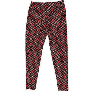 Plus size red, black, white, & yellow soft plaid Christmas colored leggings EUC